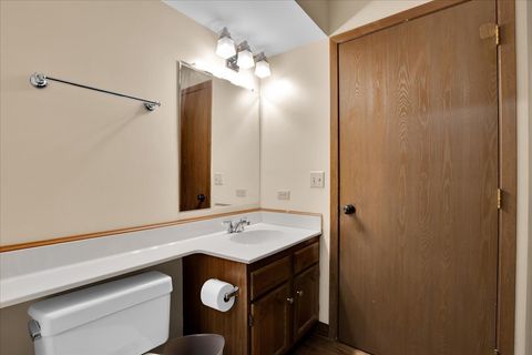 Tiny photo for 305 Abbey Lane, Vernon Hills, IL 60061 (MLS # 12612970)