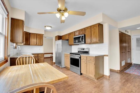 Tiny photo for 305 Abbey Lane, Vernon Hills, IL 60061 (MLS # 12612970)