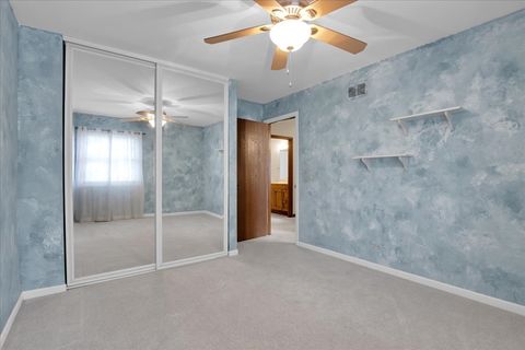 Tiny photo for 305 Abbey Lane, Vernon Hills, IL 60061 (MLS # 12612970)