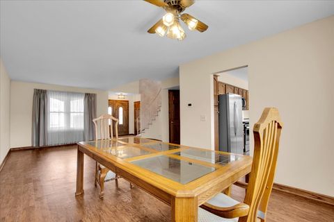 Tiny photo for 305 Abbey Lane, Vernon Hills, IL 60061 (MLS # 12612970)