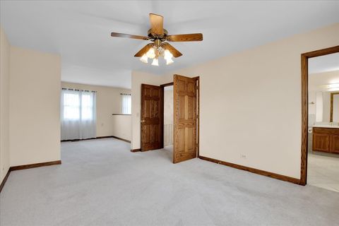Tiny photo for 305 Abbey Lane, Vernon Hills, IL 60061 (MLS # 12612970)