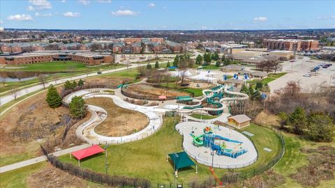 Tiny photo for 305 Abbey Lane, Vernon Hills, IL 60061 (MLS # 12612970)