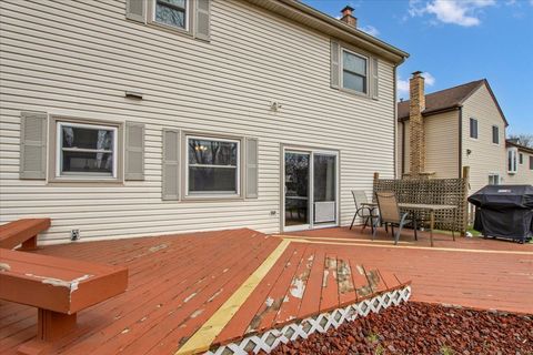 Tiny photo for 305 Abbey Lane, Vernon Hills, IL 60061 (MLS # 12612970)