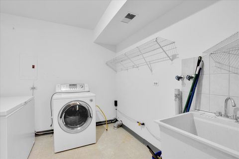 Tiny photo for 305 Abbey Lane, Vernon Hills, IL 60061 (MLS # 12612970)