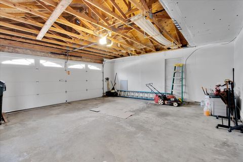 Tiny photo for 305 Abbey Lane, Vernon Hills, IL 60061 (MLS # 12612970)