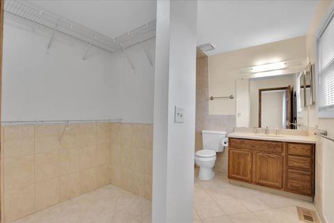 Tiny photo for 305 Abbey Lane, Vernon Hills, IL 60061 (MLS # 12612970)