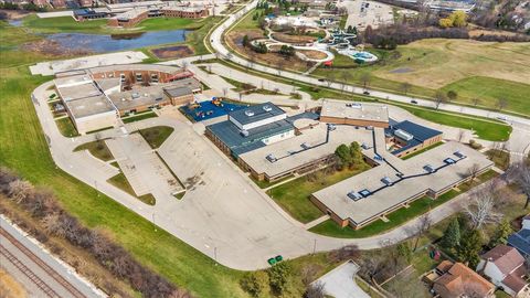 Tiny photo for 305 Abbey Lane, Vernon Hills, IL 60061 (MLS # 12612970)