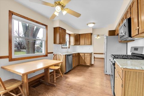 Tiny photo for 305 Abbey Lane, Vernon Hills, IL 60061 (MLS # 12612970)