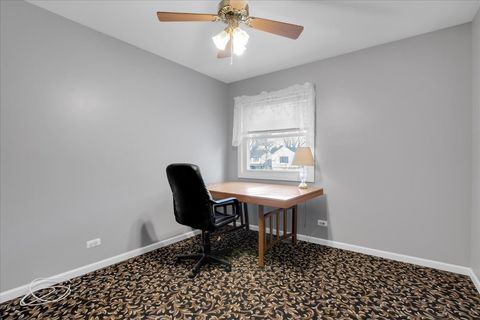 Tiny photo for 305 Abbey Lane, Vernon Hills, IL 60061 (MLS # 12612970)