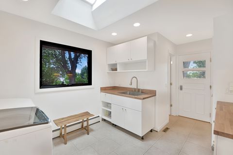 Tiny photo for 5 Bruce Circle N, Hawthorn Woods, IL 60047 (MLS # 12667395)