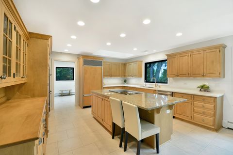 Tiny photo for 5 Bruce Circle N, Hawthorn Woods, IL 60047 (MLS # 12667395)