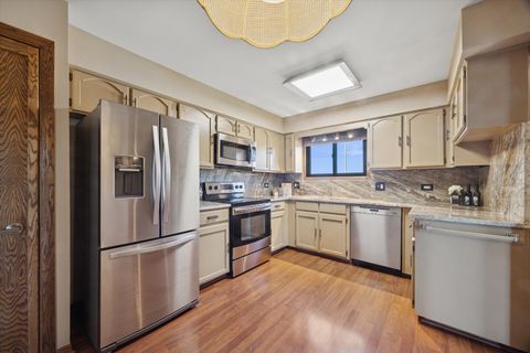 Tiny photo for 7990 Garfield Avenue #14-3, Burr Ridge, IL 60527 (MLS # 12600016)