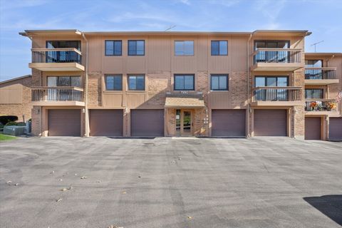 Photo of 7990 Garfield Avenue #14-3, Burr Ridge, IL 60527 (MLS # 12600016)