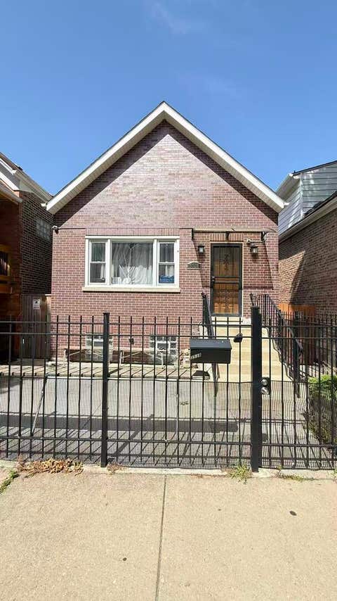 Photo of 3538 S Honore Street, Chicago, IL 60609 (MLS # 12693113)
