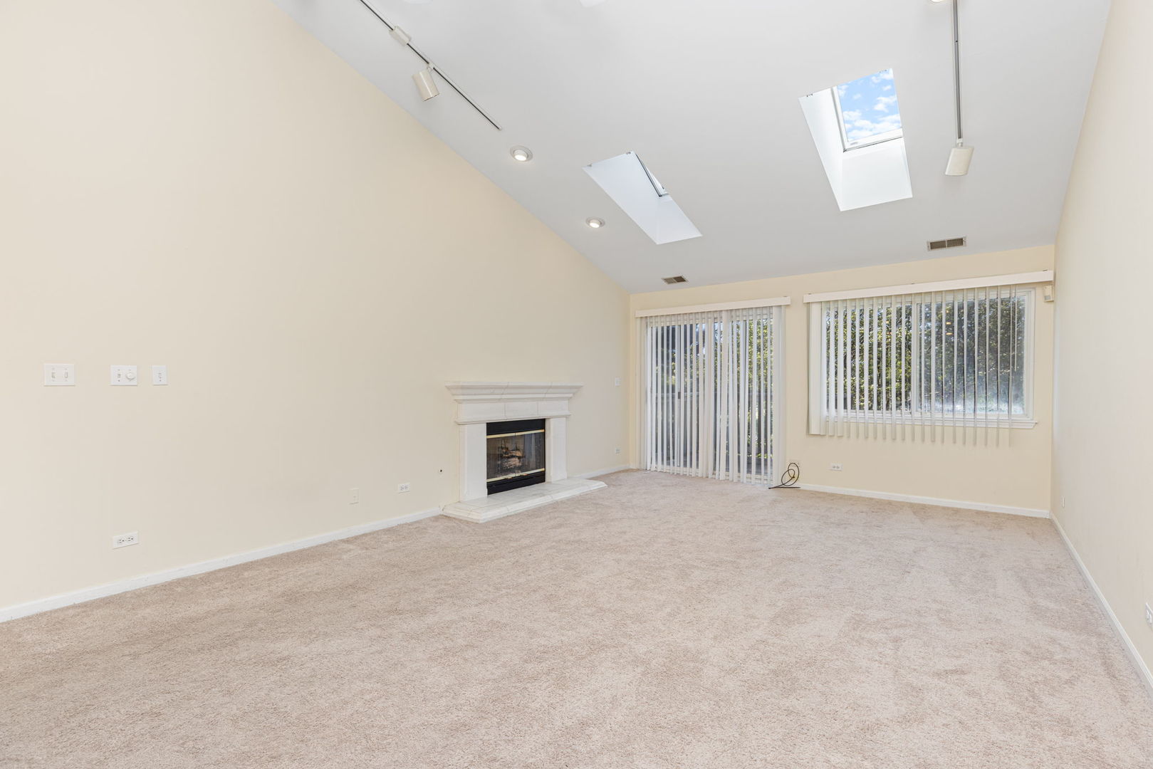 3073 Kentshire Circle