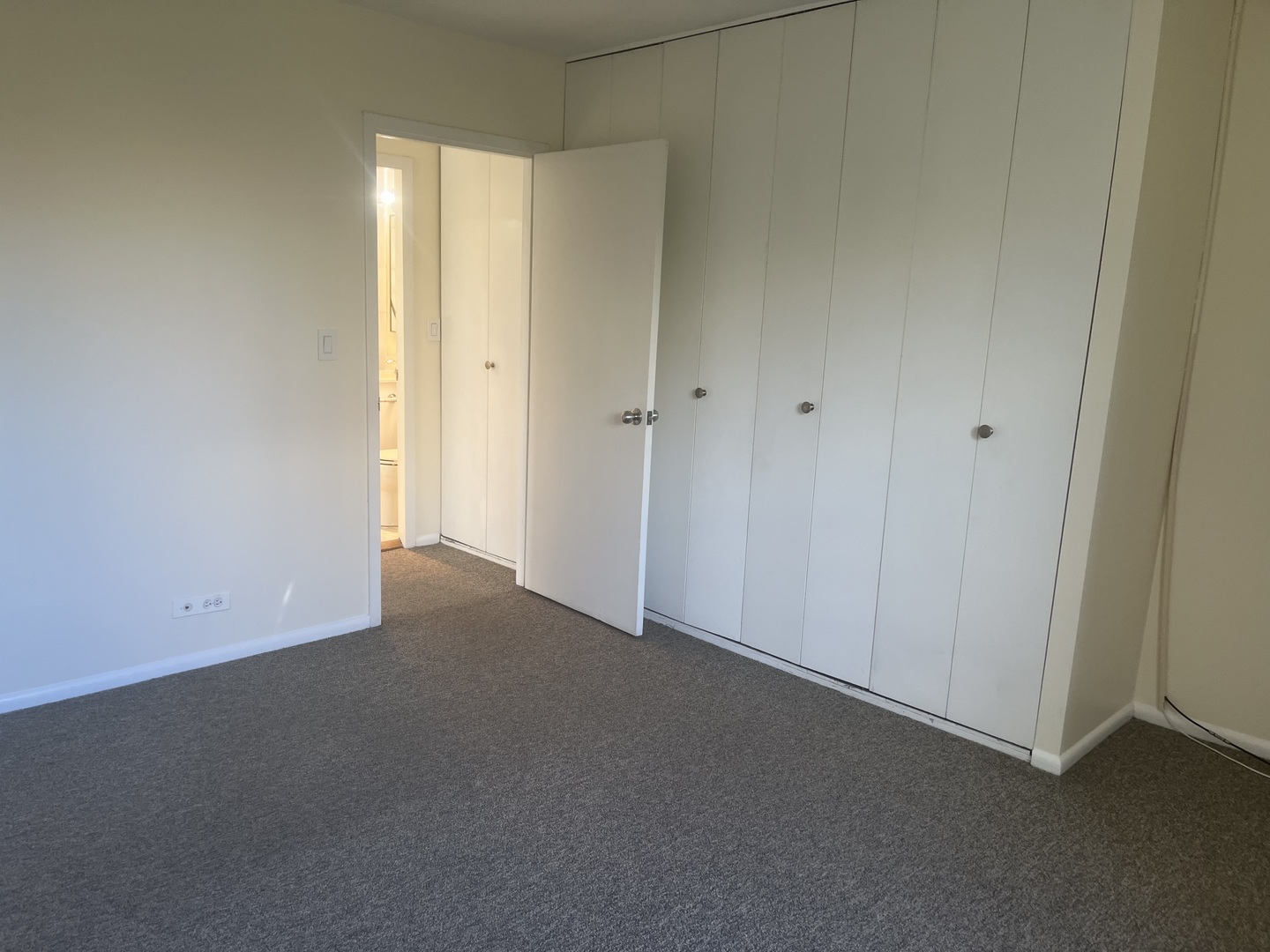 Chicago, Illinois 60610, United States, 2 Bedrooms Bedrooms, ,2 BathroomsBathrooms,Residential,Active,219687