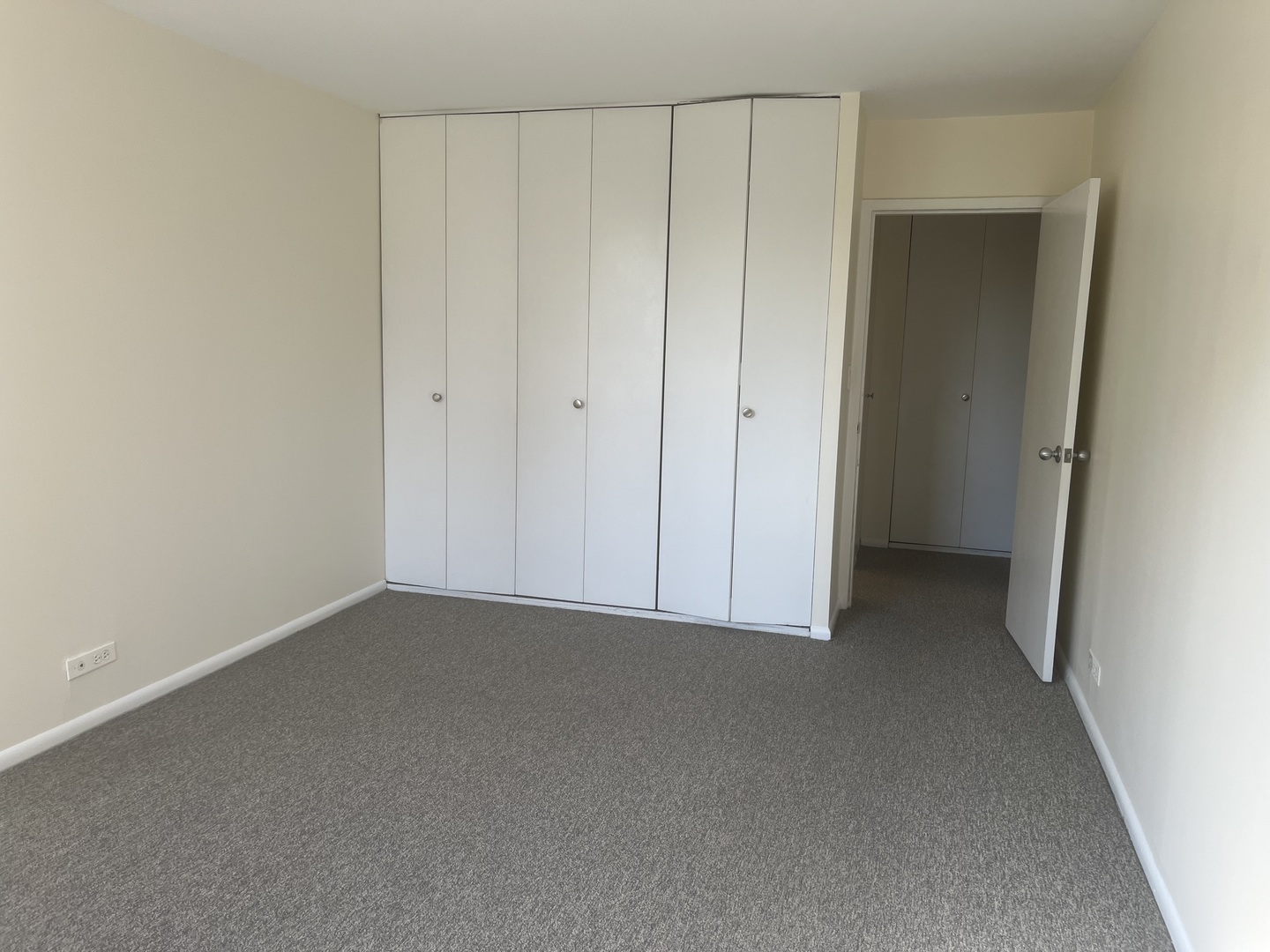 Chicago, Illinois 60610, United States, 2 Bedrooms Bedrooms, ,2 BathroomsBathrooms,Residential,Active,219687