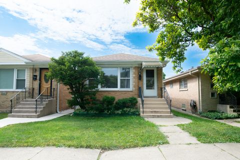 Photo of 5019 W Carmen Avenue, Chicago, IL 60630 (MLS # 12477733) Photo of 5019 W Carmen Avenue, Chicago, IL 60630 (MLS # 12477733)