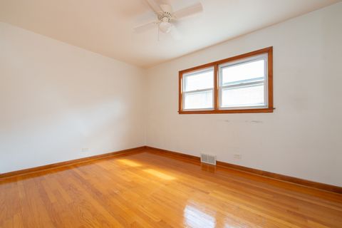 Tiny photo for 5019 W Carmen Avenue, Chicago, IL 60630 (MLS # 12477733)