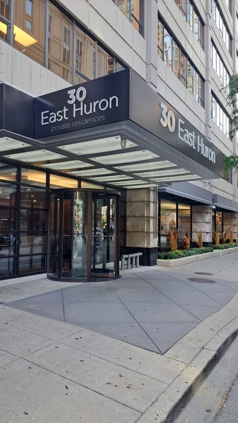 30 E HURON Street 2205 Chicago IL 60611