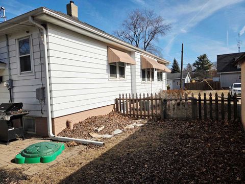 Tiny photo for 1419 Linden Avenue, Lasalle, IL 61301 (MLS # 12571278)