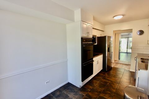 Tiny photo for 10 Old Oak Drive #103, Buffalo Grove, IL 60089 (MLS # 12517857)