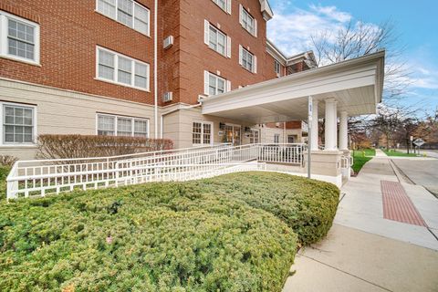 Photo of 1220 DEPOT Street #409, Glenview, IL 60025 (MLS # 12521208)