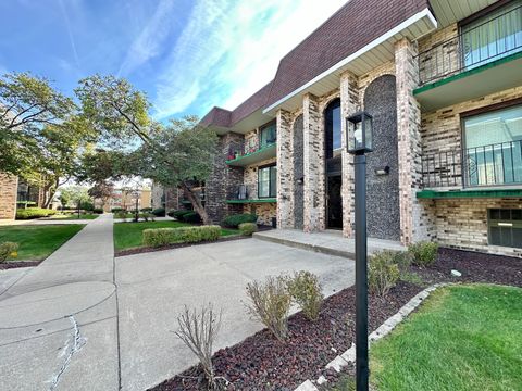 Tiny photo for 9134 S Pulaski Road #2E, Oak Lawn, IL 60453 (MLS # 12501334)