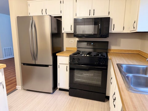 Tiny photo for 1659 Dover Court #A, Wheaton, IL 60189 (MLS # 12757331)