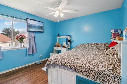 Tiny photo for 20 Dogwood Court, Lake In The Hills, IL 60156 (MLS # 12484887)