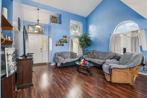 Tiny photo for 20 Dogwood Court, Lake In The Hills, IL 60156 (MLS # 12484887)