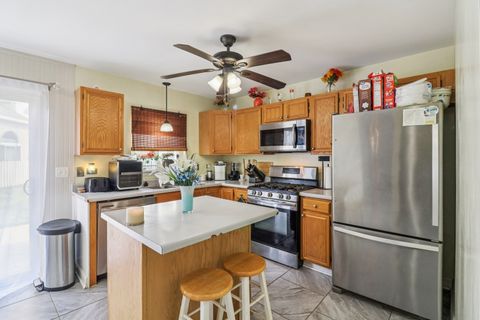 Tiny photo for 20 Dogwood Court, Lake In The Hills, IL 60156 (MLS # 12484887)