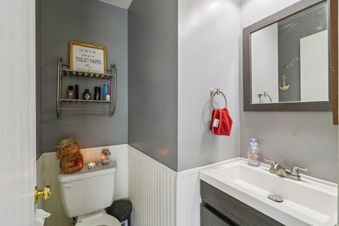 Tiny photo for 20 Dogwood Court, Lake In The Hills, IL 60156 (MLS # 12484887)