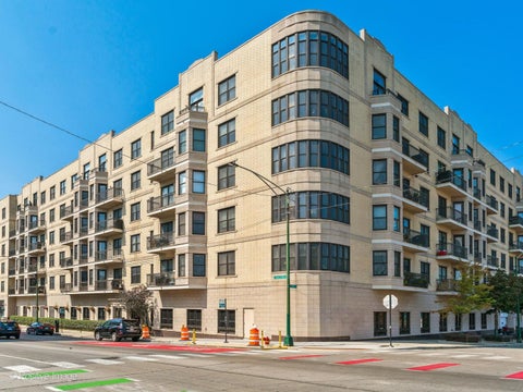 Photo of 520 N HALSTED Street #400, Chicago, IL 60642 (MLS # 12717250)