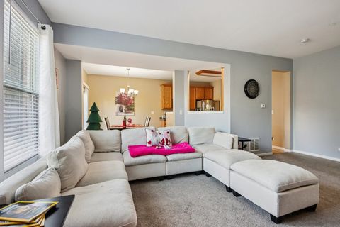 Tiny photo for 906 Elizabeth Drive, Streamwood, IL 60107 (MLS # 12558873)