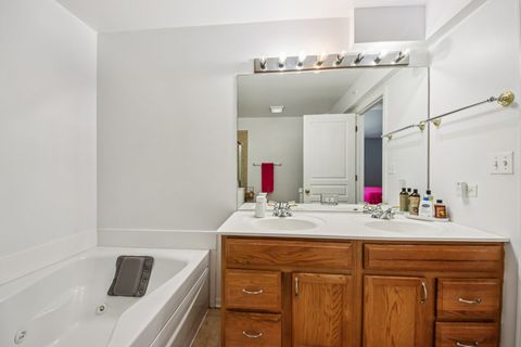 Tiny photo for 906 Elizabeth Drive, Streamwood, IL 60107 (MLS # 12558873)