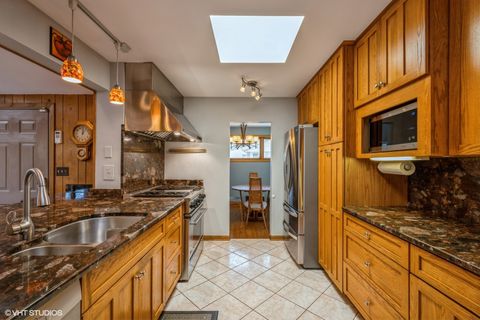 Tiny photo for 2530 Donald Court, Glenview, IL 60025 (MLS # 12623610)