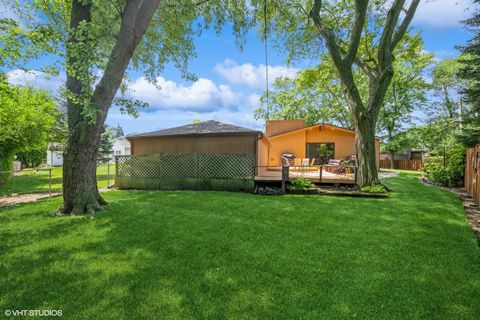 Tiny photo for 2530 Donald Court, Glenview, IL 60025 (MLS # 12623610)