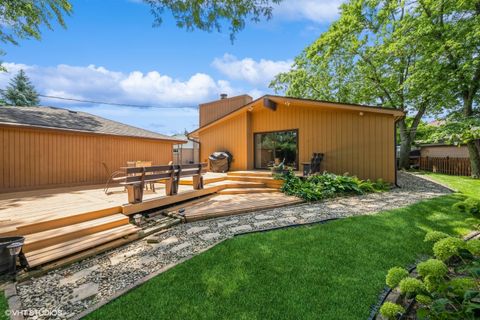 Tiny photo for 2530 Donald Court, Glenview, IL 60025 (MLS # 12623610)