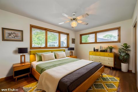 Tiny photo for 2530 Donald Court, Glenview, IL 60025 (MLS # 12623610)