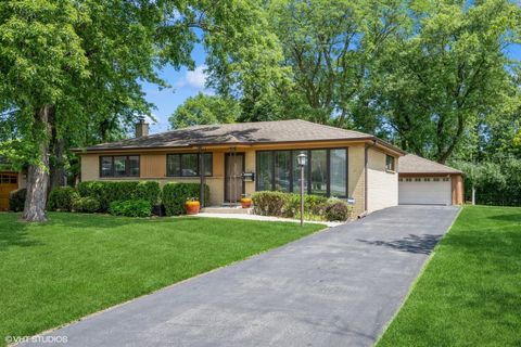 Photo of 2530 Donald Court, Glenview, IL 60025 (MLS # 12623610)