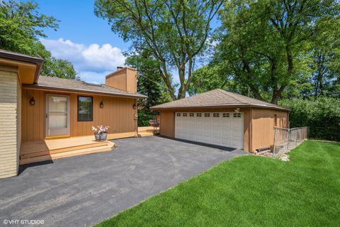 Tiny photo for 2530 Donald Court, Glenview, IL 60025 (MLS # 12623610)