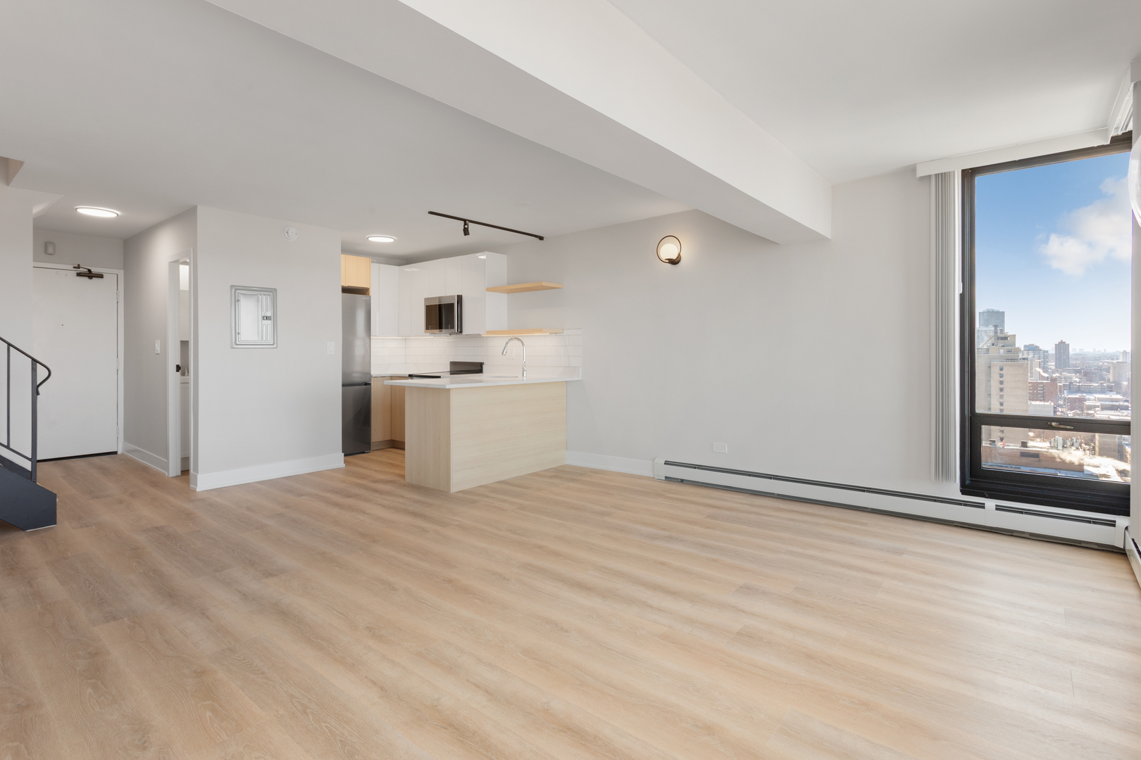 6166 N Sheridan Road 2L