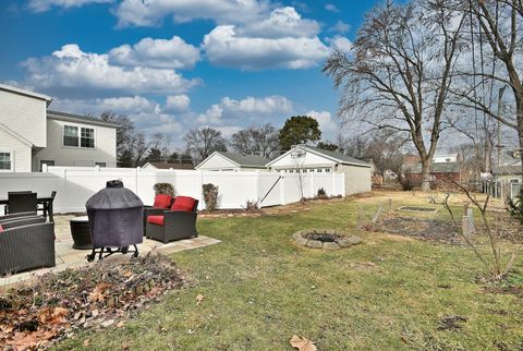 Tiny photo for 465 W Verret Street, Elmhurst, IL 60126 (MLS # 12548630)