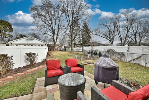 Tiny photo for 465 W Verret Street, Elmhurst, IL 60126 (MLS # 12548630)