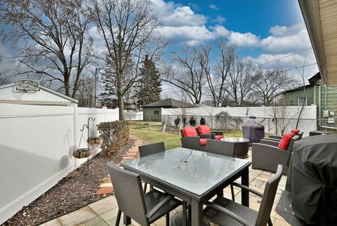 Tiny photo for 465 W Verret Street, Elmhurst, IL 60126 (MLS # 12548630)