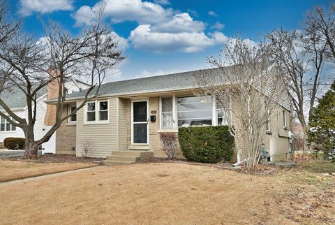 Tiny photo for 465 W Verret Street, Elmhurst, IL 60126 (MLS # 12548630)