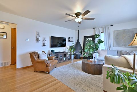 Tiny photo for 465 W Verret Street, Elmhurst, IL 60126 (MLS # 12548630)