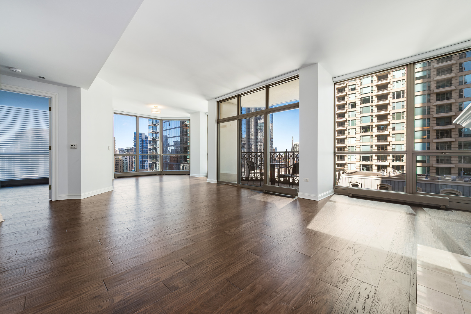 21 E Huron Street 1507