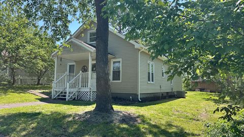 Photo of 1106 E Clark Street, West Frankfort, IL 62896 (MLS # 12640463)